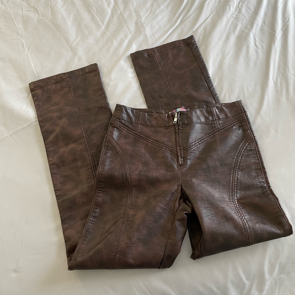 NWOT β¨ | URBAN OUTFITTERS FAUX LEATHER PANTS π - Picture 6 of 16